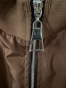 Louis Vuitton (3 фото из 5)