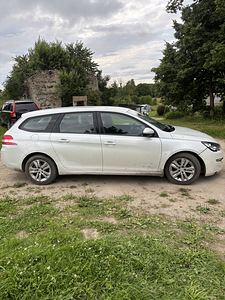 Peugot 308 2015 г. (3 фото из 5)