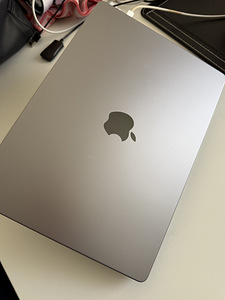 MacBook Pro 14 512mb (4 фото из 10)