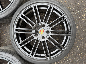 21" диски Porsche Panamera 5x130 + шины Michelin (4 фото из 10)