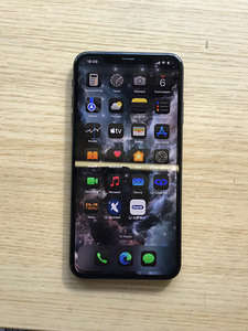 iPhone XS Max (9 фото из 10)
