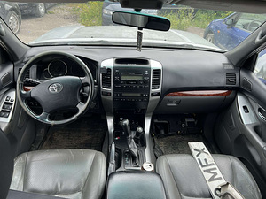 TOYOTA LAND CRUISER 120 (7 foto / 10)