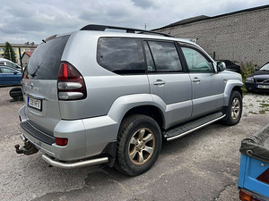 TOYOTA LAND CRUISER 120 (6 foto / 10)