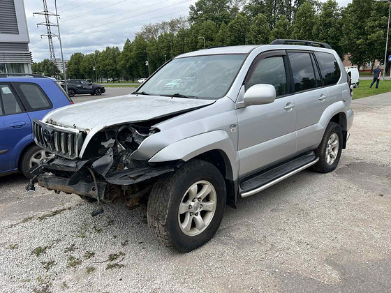 TOYOTA LAND CRUISER 120