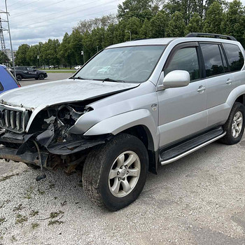 TOYOTA LAND CRUISER 120