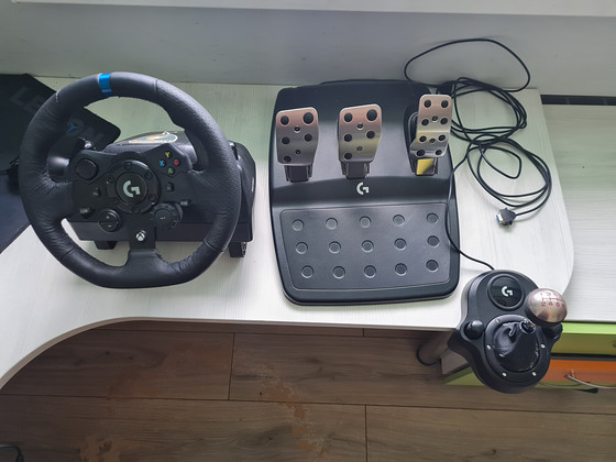 Logitech G923 + Logitech Driving Force Shifter