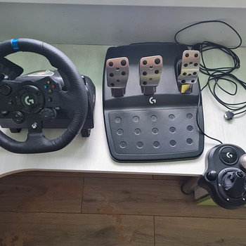Logitech G923 + Logitech Driving Force Shifter