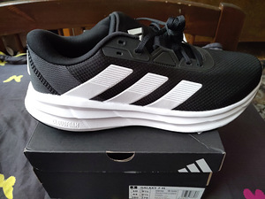 Кроссовки adidas (2 фото из 4)
