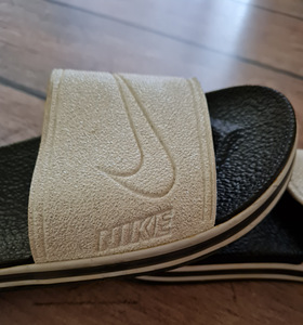 Шлепки Nike (3 фото из 3)