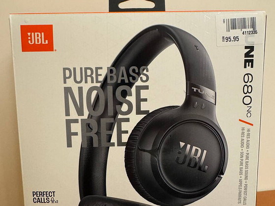 JBL Tune 680NC