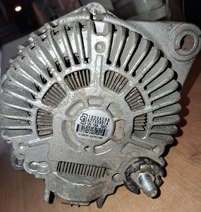Генератор Mitsubishi (1800A288) - 12V; 130A. (1 фото из 5)