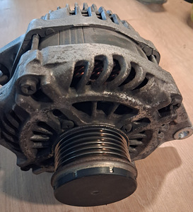 Генератор Mitsubishi (1800A288) - 12V; 130A. (4 фото из 5)