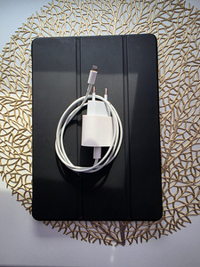 Apple iPad 8th gen wifi 32gb (7 foto / 7)