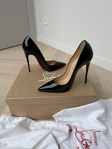 Туфли Christian Louboutin (2 фото из 6)