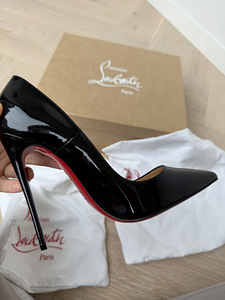 Туфли Christian Louboutin (3 фото из 6)