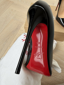 Туфли Christian Louboutin (5 фото из 6)