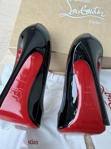 Туфли Christian Louboutin (6 фото из 6)