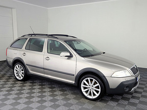 Skoda Octavia Scout 4x4 2.0 TDI 103kW (1 фото из 9)