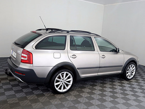Skoda Octavia Scout 4x4 2.0 TDI 103kW (3 фото из 9)