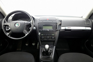 Skoda Octavia Scout 4x4 2.0 TDI 103kW (5 фото из 9)