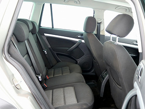 Skoda Octavia Scout 4x4 2.0 TDI 103kW (7 фото из 9)