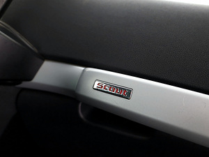 Skoda Octavia Scout 4x4 2.0 TDI 103kW (8 фото из 9)