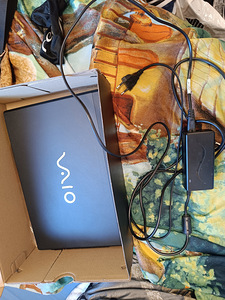Ноутбук Sony svs131b12m без батареи (3 фото из 8)