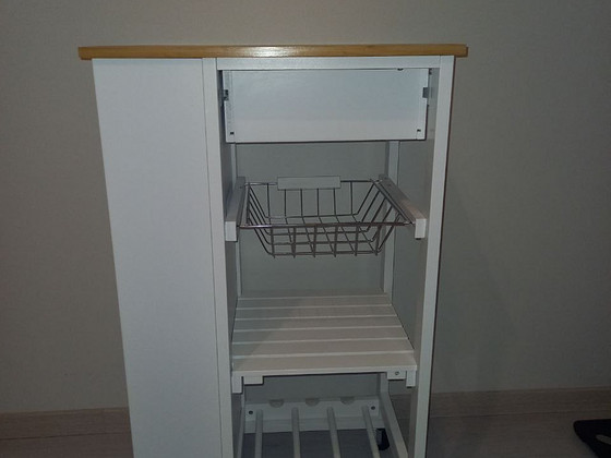 Ratastel Köögiriiul