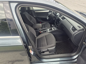 Škoda Octavia (7 фото из 10)