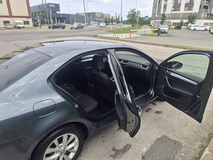 Škoda Octavia (10 фото из 10)