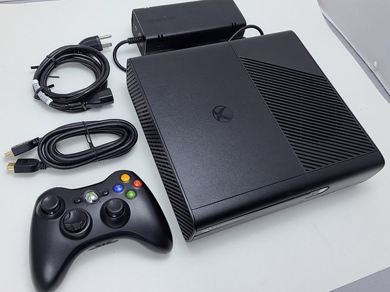 X box 360 e