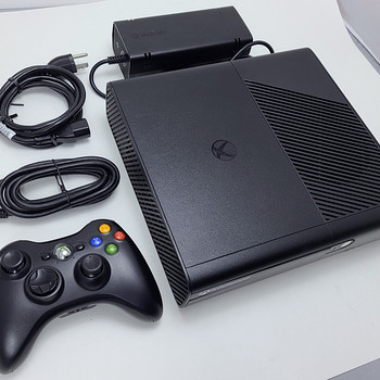 X box 360 e