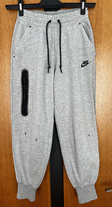 Nike dressipüksid tüdrukutele, suurus XS (1 foto / 4)
