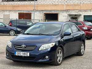 TOYOTA COROLLA (1 фото из 8)