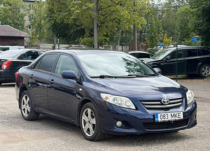 TOYOTA COROLLA (2 фото из 8)