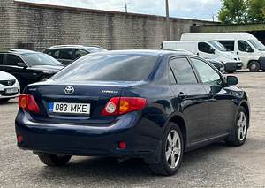 TOYOTA COROLLA (4 фото из 8)