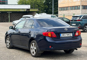 TOYOTA COROLLA (6 фото из 8)