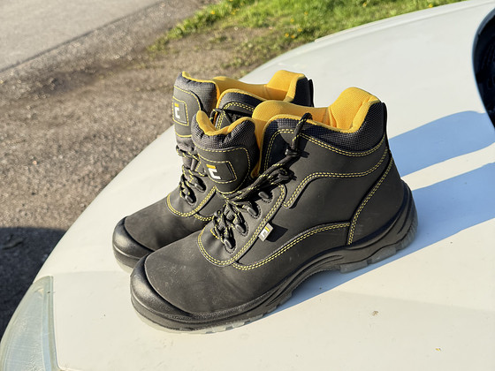 Рабочие защитные ботинки Cerva BK S3 SRC MF