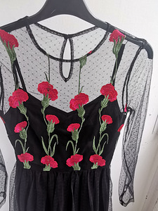Черное платье (3 фото из 4)