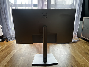 Монитор Dell UltraSharp U3223QE 32” 4K с USB-C хабом (3 фото из 4)