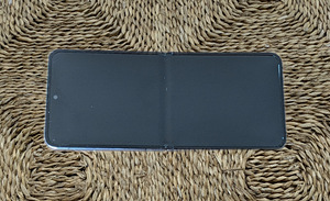 Samsung Galaxy Z Flip 4 256 Гб (4 фото из 4)