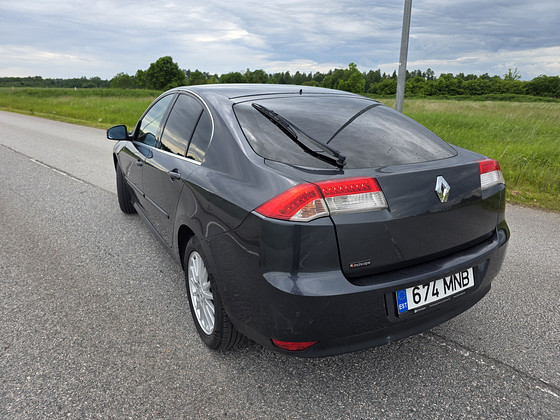 Renault Laguna 2.0 103 кВт 2009, универсал, 169700 км