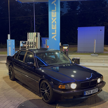 M/V BMW e38 728i