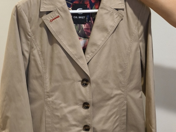 Naiste Trench