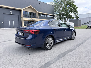 Toyota Avensis Premium (3 foto / 3)