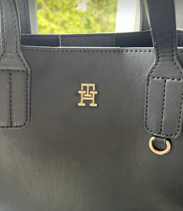 Tommy Hilfiger (2 фото из 4)