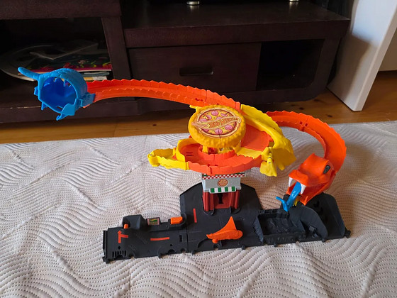 Hot Wheels City Pizza Slam Cobra Attack