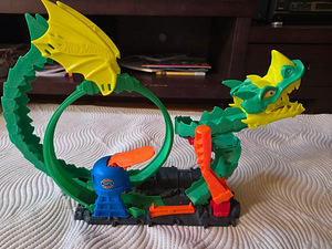 Hot Wheels Dragon Drive Огненная схватка (1 фото из 1)