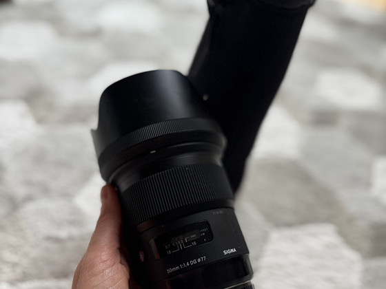 Canon EOS 650D + 3 objektiivi + välk + Battery Grip