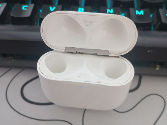 Apple airpods4 case